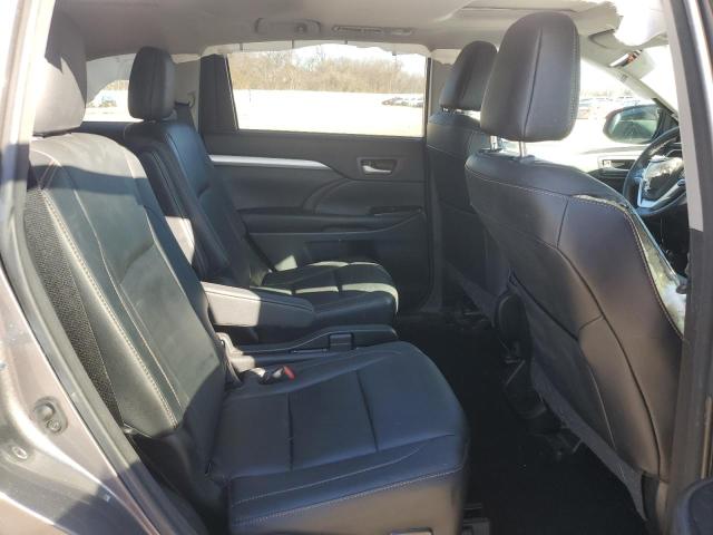 Снимка 11 от търг – 2018 TOYOTA HIGHLANDER с VIN 5TDKZRFH4JS549022