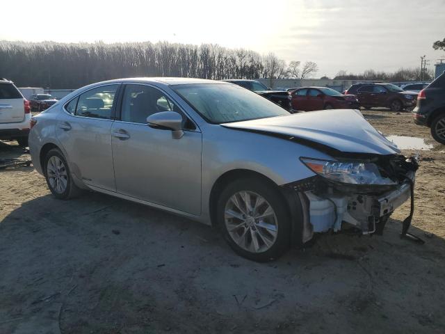 Photo 4 from auction – 2014 LEXUS ES 300H with VIN JTHBW1GG3E2063555