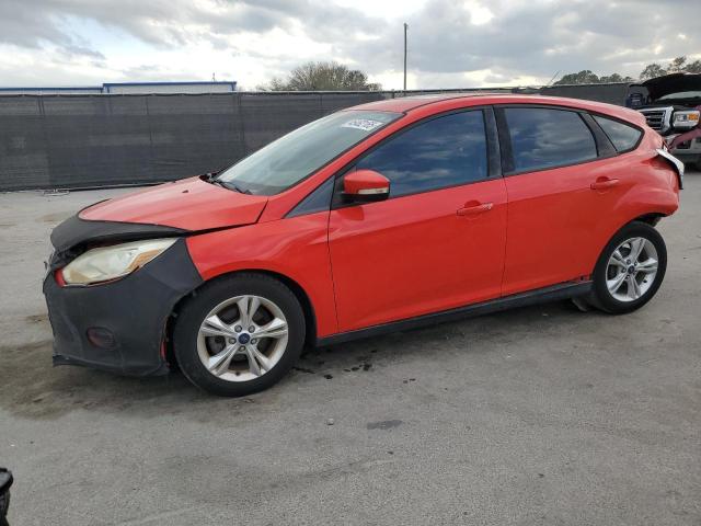 FORD FOCUS SE 2013 مع رقم تعريف المركبة 1FADP3K20DL323746 - صورة من المزاد