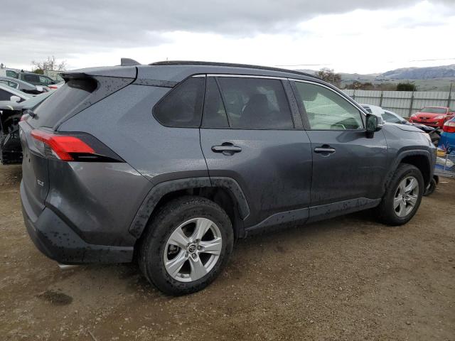 Photo 3 from auction – 2019 TOYOTA RAV4 XLE with VIN JTMW1RFVXKD027944