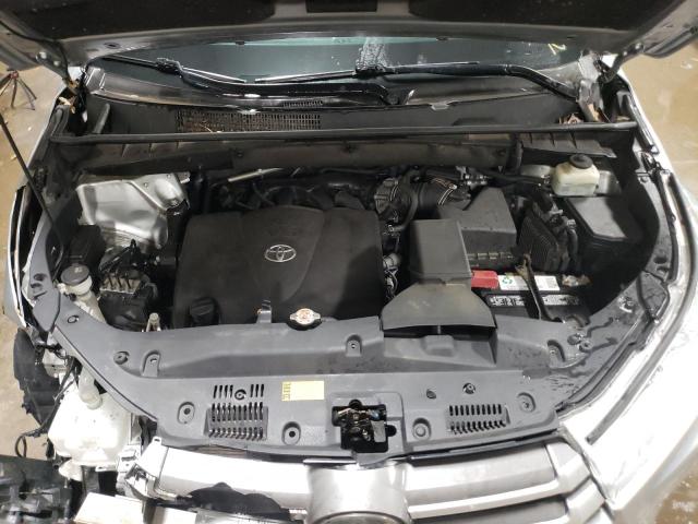 Photo 11 from auction – 2018 TOYOTA HIGHLANDER with VIN 5TDBZRFH3JS813153