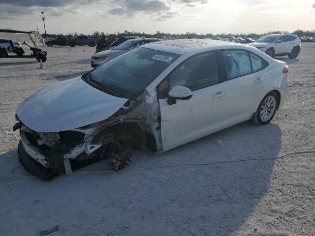 TOYOTA COROLLA LE 2020 with VIN 5YFHPRAE3LP008424 - Photo from auction