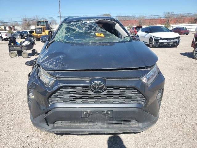 Photo 5 from auction – 2019 TOYOTA RAV4 XLE with VIN JTMW1RFVXKD500161
