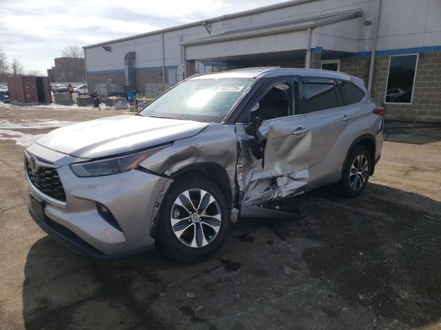 TOYOTA HIGHLANDER 2022 with VIN 5TDGZRBHXNS243847 - Photo from auction