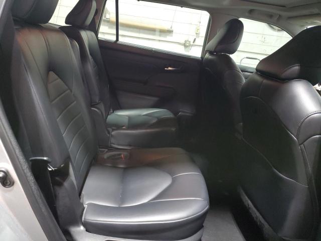 Photo 11 from auction – 2022 TOYOTA HIGHLANDER with VIN 5TDGBRCH4NS559599