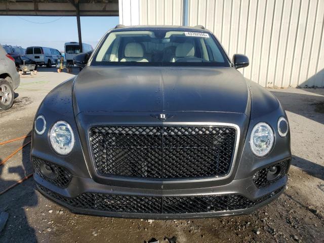 Photo 5 from auction – 2017 BENTLEY BENTAYGA with VIN SJAAC2ZVXHC016000