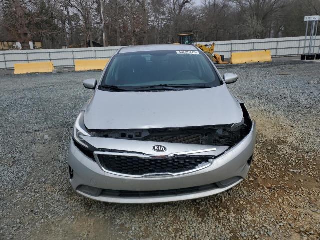Photo 5 from auction – 2017 KIA FORTE LX with VIN 3KPFK4A75HE095472