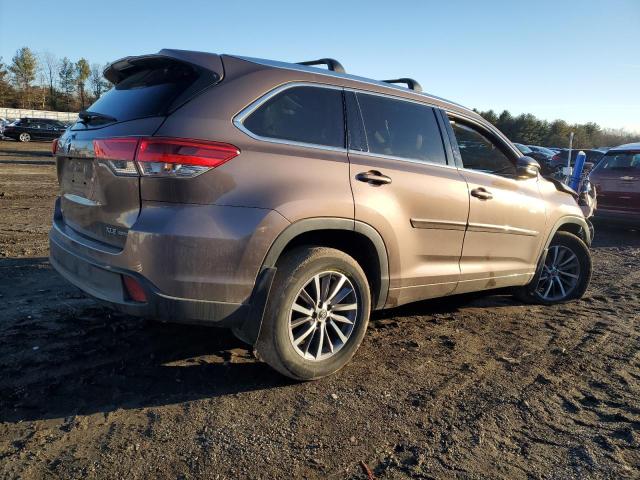 Photo 3 from auction – 2018 TOYOTA HIGHLANDER with VIN 5TDJZRFH1JS823529