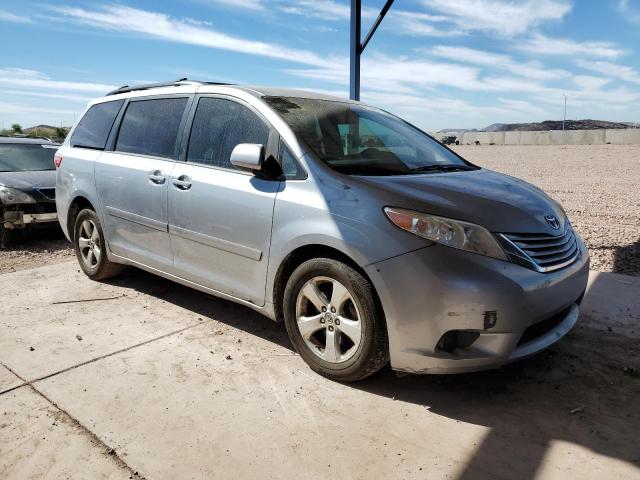 Photo 4 from auction – 2017 TOYOTA SIENNA LE with VIN 5TDKZ3DCXHS839957