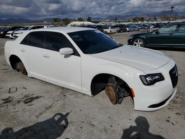 Photo 4 from auction – 2019 CHRYSLER 300 S with VIN 2C3CCABG4KH555461