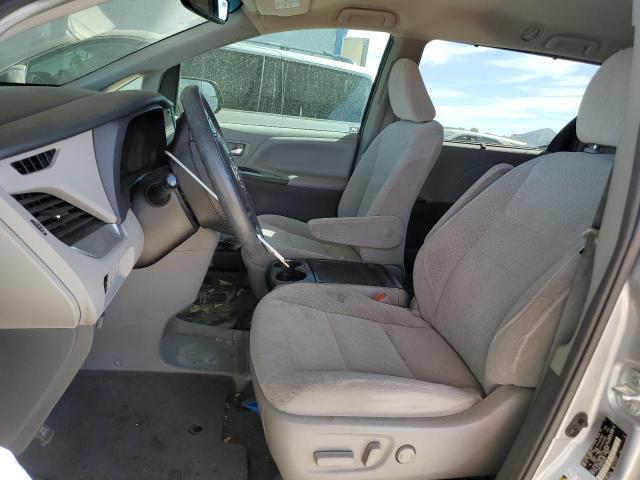 Photo 7 from auction – 2017 TOYOTA SIENNA LE with VIN 5TDKZ3DCXHS839957