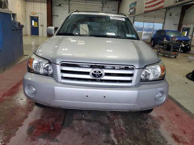 Photo 5 from auction – 2004 TOYOTA HIGHLANDER with VIN JTEEP21A540033159