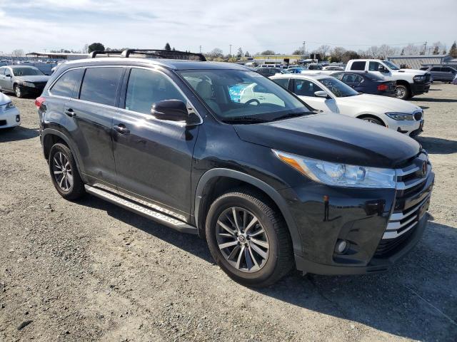 Photo 4 from auction – 2018 TOYOTA HIGHLANDER with VIN 5TDJZRFH6JS539412