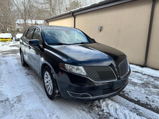 LINCOLN MKT 2019 with VIN 2LMHJ5NK1KBL00882 - Photo from auction