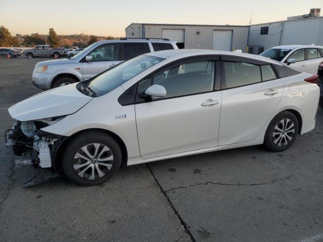 TOYOTA PRIUS PRIM 2020 with VIN JTDKARFP4L3160593 - Photo from auction