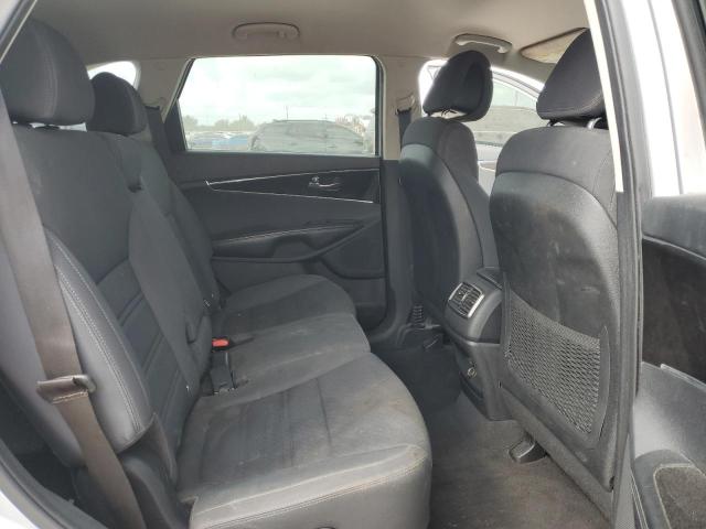 Photo 11 from auction – 2016 KIA SORENTO LX with VIN 5XYPG4A3XGG009433