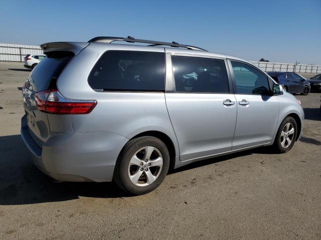 Photo 3 from auction – 2015 TOYOTA SIENNA LE with VIN 5TDKK3DC7FS645405