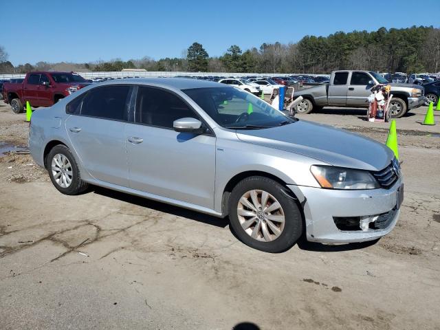 Photo 4 from auction – 2015 VOLKSWAGEN PASSAT S with VIN 1VWAS7A30FC066374