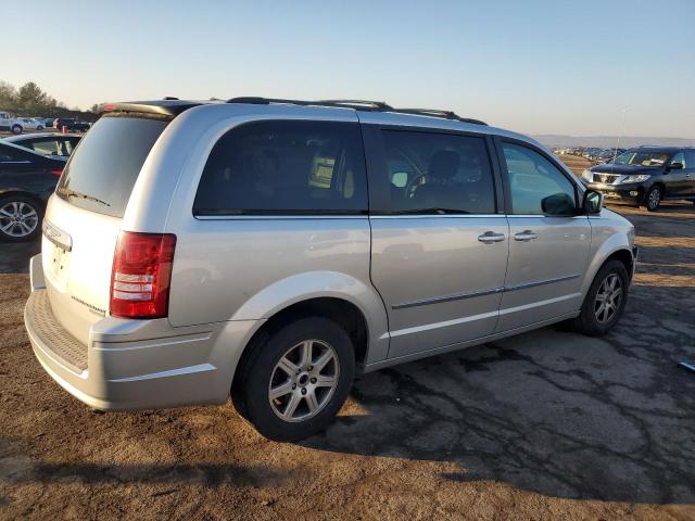 Photo 3 from auction – 2010 CHRYSLER TOWN & COU with VIN 2A4RR5D18AR252562