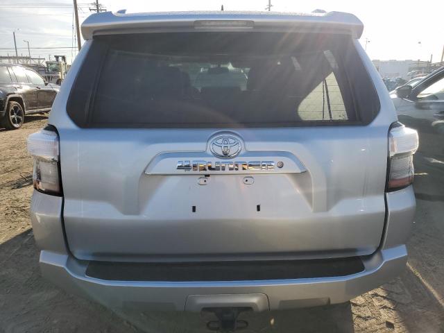 Photo 6 from auction – 2018 TOYOTA 4RUNNER SR with VIN JTEBU5JR9J5515800