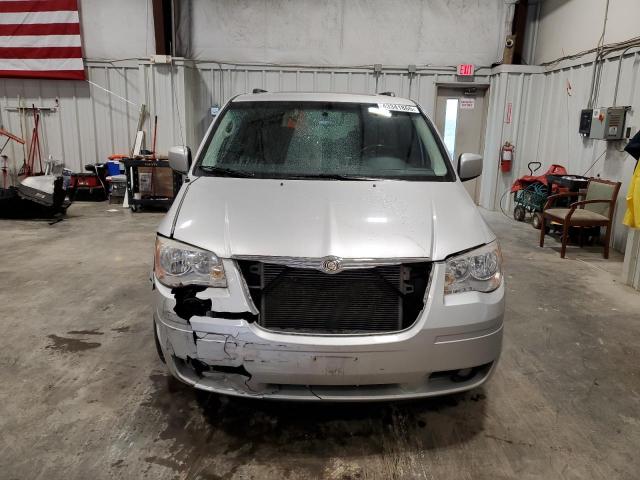 Photo 5 from auction – 2010 CHRYSLER TOWN & COU with VIN 2A4RR8DX0AR495739