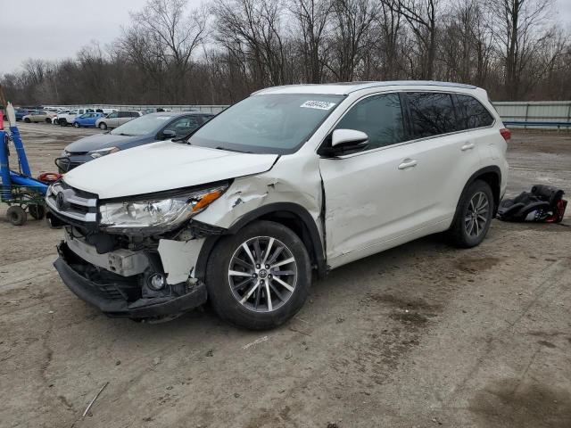 TOYOTA HIGHLANDER 2017 with VIN 5TDJZRFH7HS517400 - Photo from auction