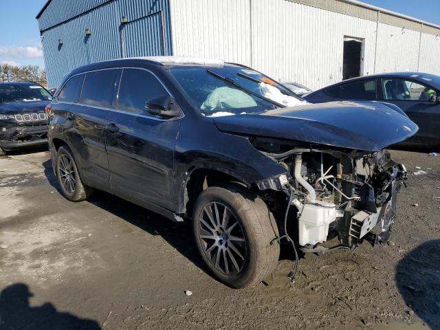 Photo 4 from auction – 2018 TOYOTA HIGHLANDER with VIN 5TDJZRFH5JS555195