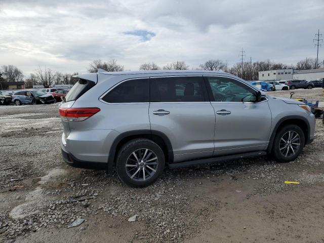 Photo 3 from auction – 2017 TOYOTA HIGHLANDER with VIN 5TDJZRFH3HS521587