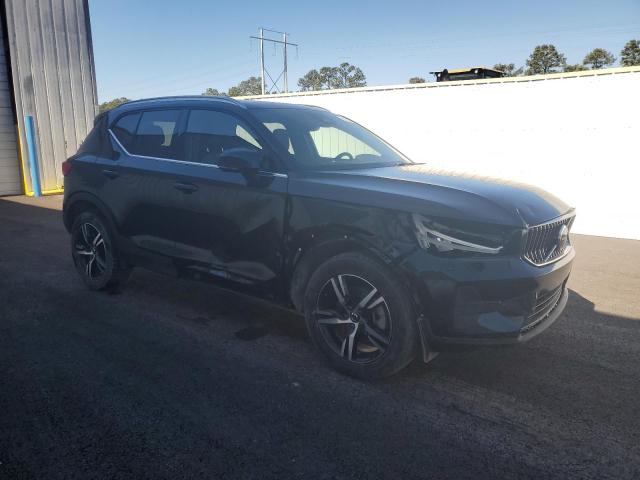 Photo 4 from auction – 2025 VOLVO XC40 CORE with VIN YV4L12UJXS2474129