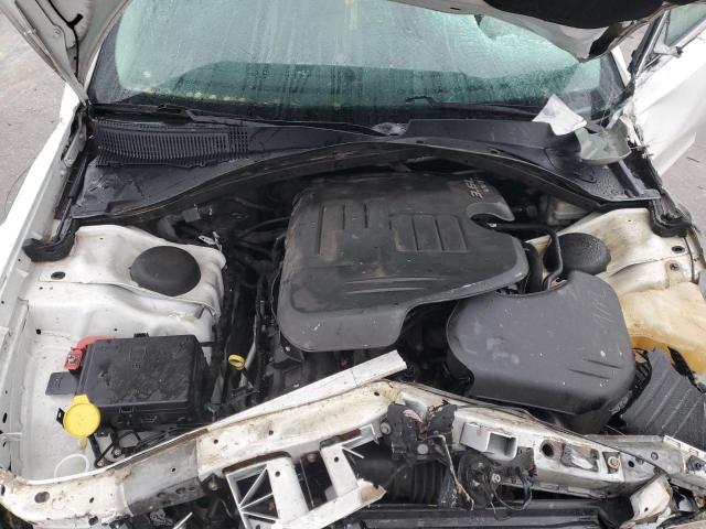 Photo 11 from auction – 2015 CHRYSLER 300 LIMITE with VIN 2C3CCAAG0FH931452
