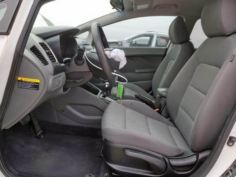 Photo 7 from auction – 2017 KIA FORTE LX with VIN 3KPFK4A71HE031316