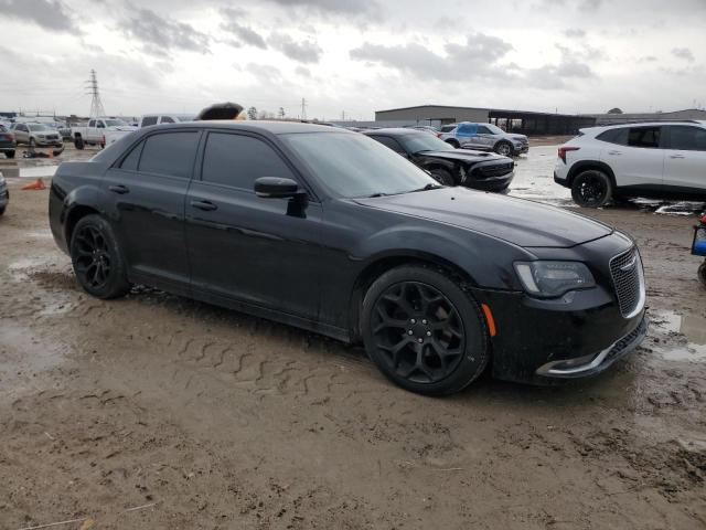 Photo 4 from auction – 2018 CHRYSLER 300 S with VIN 2C3CCABG1JH127328