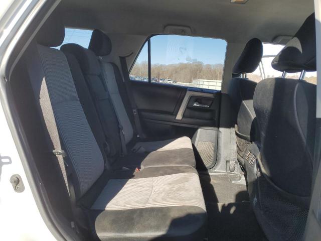 Photo 11 from auction – 2017 TOYOTA 4RUNNER SR with VIN JTEZU5JR0H5151775