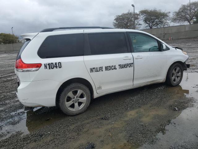 Photo 3 from auction – 2014 TOYOTA SIENNA LE with VIN 5TDKK3DC3ES500229
