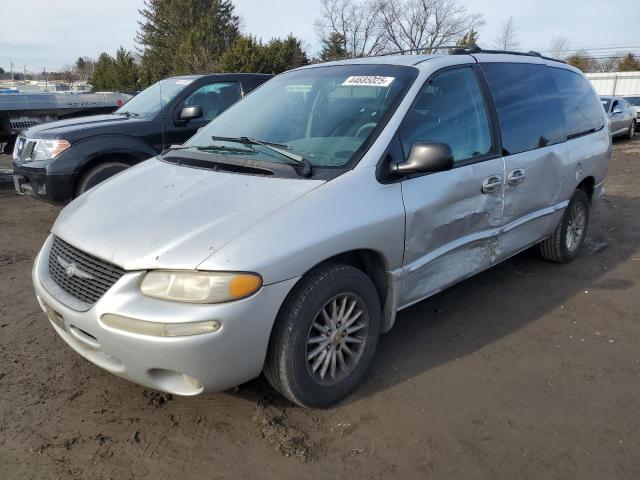 CHRYSLER TOWN & COU 2000 with VIN 1C4GP44G2YB717718 - Photo from auction