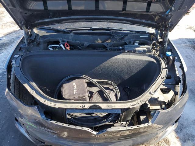 Photo 11 from auction – 2016 TESLA MODEL X with VIN 5YJXCDE28GF026347