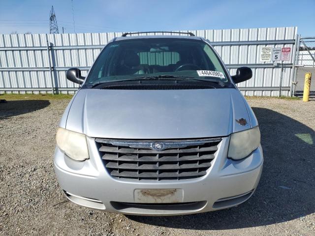 Photo 5 from auction – 2005 CHRYSLER TOWN & COU with VIN 2C4GP54L25R202184