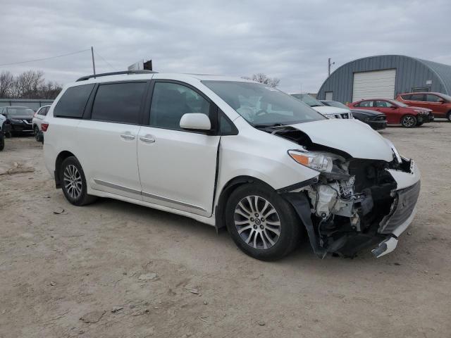 Photo 4 from auction – 2018 TOYOTA SIENNA XLE with VIN 5TDYZ3DC3JS901974