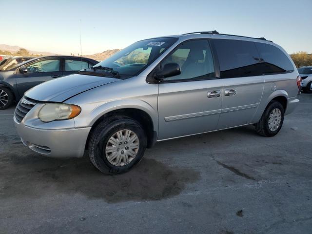 CHRYSLER TOWN & COU 2005 with VIN 2C4GP44R05R150777 - Photo from auction