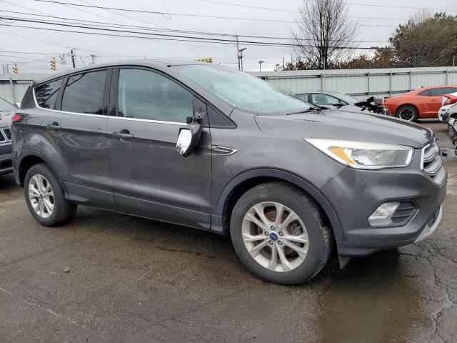 Photo 4 from auction – 2017 FORD ESCAPE SE with VIN 1FMCU0GDXHUD08349