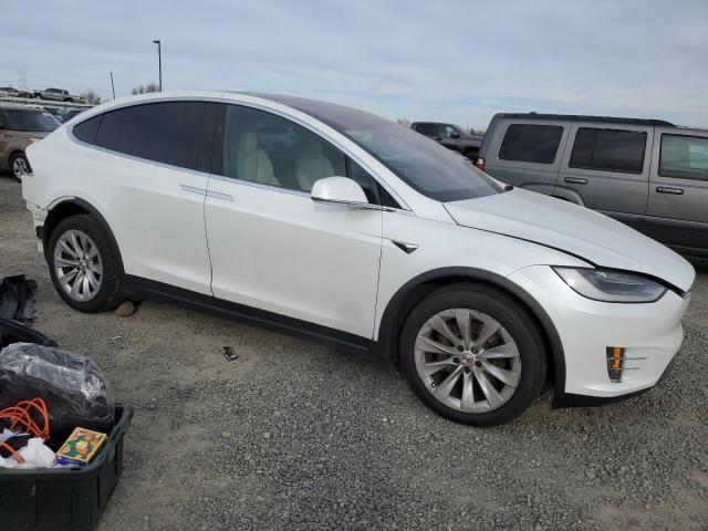 Снимка 4 от търг – 2020 TESLA MODEL X с VIN 5YJXCAE27LF234552