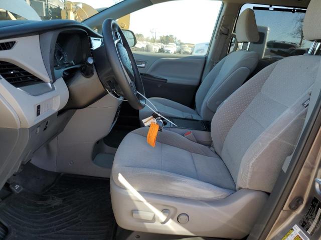 Photo 7 from auction – 2018 TOYOTA SIENNA LE with VIN 5TDKZ3DC8JS948200
