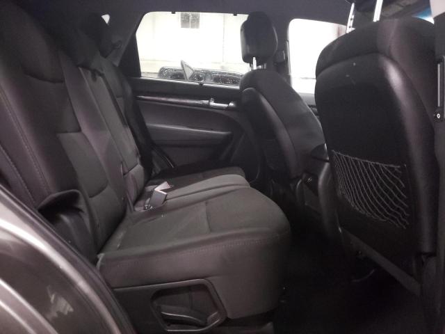 Photo 11 from auction – 2015 KIA SORENTO LX with VIN 5XYKTDA63FG637736