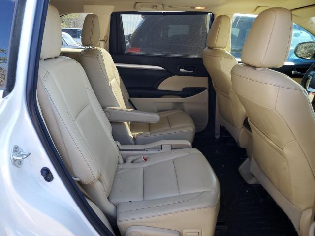 Photo 11 from auction – 2016 TOYOTA HIGHLANDER with VIN 5TDKKRFH4GS153086