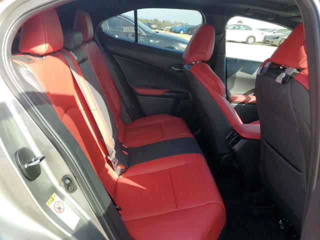 Photo 11 from auction – 2019 LEXUS UX 200 with VIN JTHY3JBH2K2015320