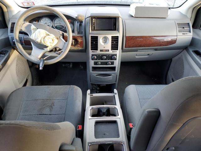 Photo 8 from auction – 2010 CHRYSLER TOWN & COU with VIN 2A4RR2D16AR438857