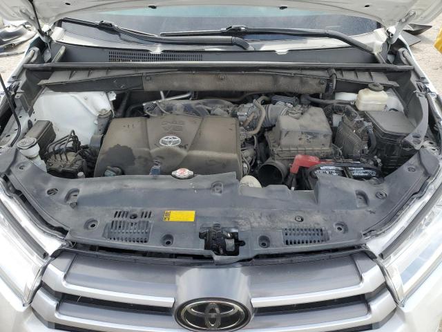 Photo 12 from auction – 2018 TOYOTA HIGHLANDER with VIN 5TDZZRFHXJS240640