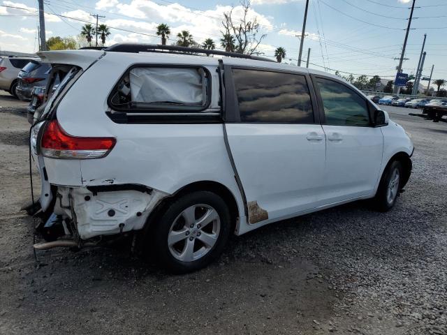 Photo 3 from auction – 2013 TOYOTA SIENNA LE with VIN 5TDKK3DC5DS296418
