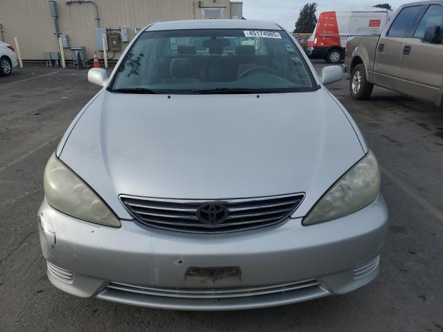 Photo 5 from auction – 2005 TOYOTA CAMRY LE with VIN 4T1BE32K95U504780