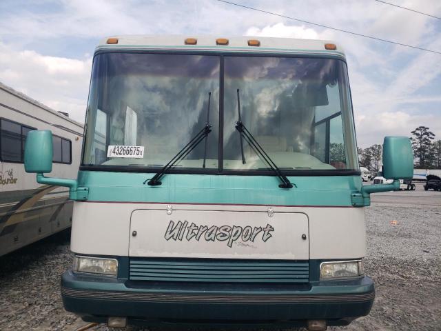 Photo 2 from auction – 1998 FREIGHTLINER CHASSIS X with VIN 4UZ6XJBA0WC929755